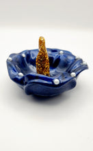 Load image into Gallery viewer, Handcrafted Resin Ring Dishes