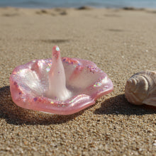 Load image into Gallery viewer, Handcrafted Resin Seashell Ring Dishes