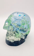 Load image into Gallery viewer, Handcrafted Resin Aquarium Snow Dome Skull