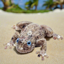 Load image into Gallery viewer, Seashell & Diamond Dust Resin Frog Figurine