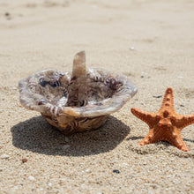 Load image into Gallery viewer, Handcrafted Resin Seashell Ring Dishes