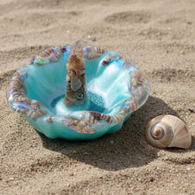 Load image into Gallery viewer, Handcrafted Resin Seashell Ring Dishes