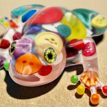 Load image into Gallery viewer, Cute As A Button Frog Figurine