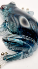 Load image into Gallery viewer, Feather Frog Figurine Lamp