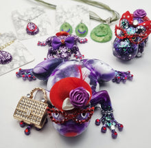 Load image into Gallery viewer, Red Hat Frog & Friends