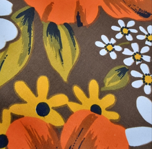 Load image into Gallery viewer, Vintage Retro 70's Floral Print Cotton Fabric