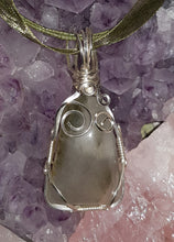 Load image into Gallery viewer, Silver Tumbled Green Moss Agate Pendant