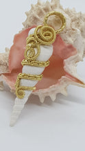 Load image into Gallery viewer, Gold Turret Seashell Pendant with Pearl Bead