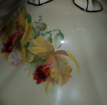 Load image into Gallery viewer, Vintage 1930's Royal Doulton Soup Tureen & Matching Serving Platter