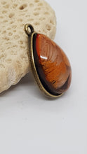 Load image into Gallery viewer, Side view