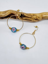 Load image into Gallery viewer, 'Volute' Glass Lampwork Bead Earrings