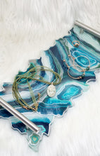 Load image into Gallery viewer, Silver Green & White Agate Geode Serving Tray