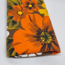 Load image into Gallery viewer, Vintage Retro 70's Floral Print Cotton Fabric