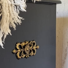 Load image into Gallery viewer, Set of 5 x Resin French Inspired Furniture Embellishment On-lay Applique Butterflies