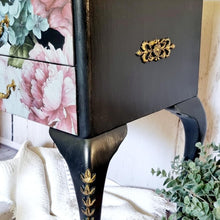 Load image into Gallery viewer, Set of 7 x Resin French Inspired Furniture Embellishment On-lay Applique Mixed Shapes