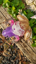 Load image into Gallery viewer, Glow-in-the-dark Pink &amp; Purple Resin Beach Frog Figurine
