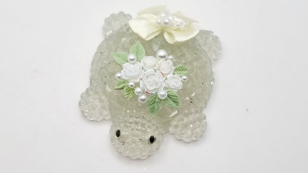 GloFrog 'Froggy Friday' Figurine + Extras
