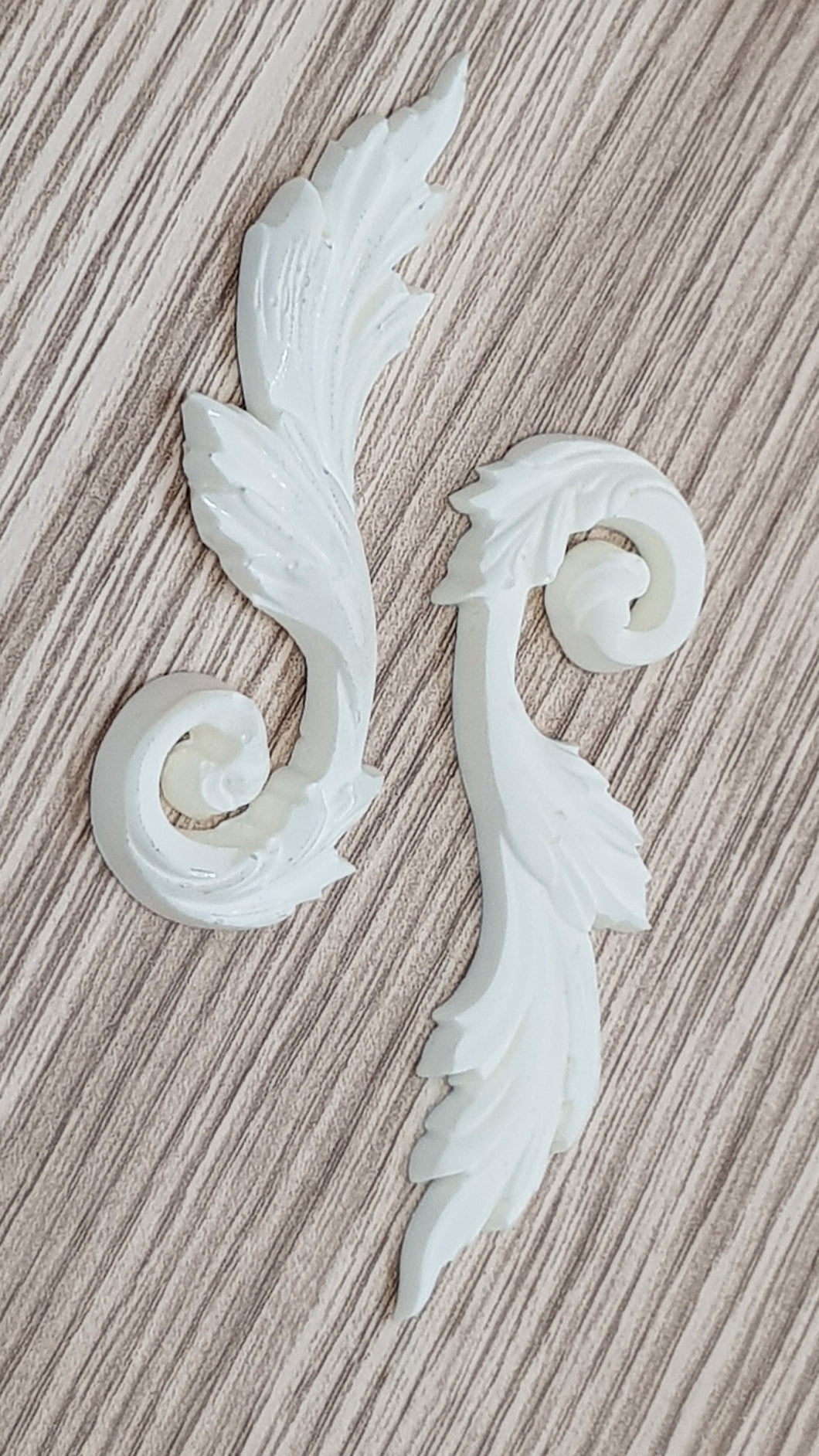 Set of 2 x Resin French Inspired Furniture Embellishment On-lay Applique Scrolls #2