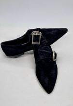 Load image into Gallery viewer, Vintage 80&#39;s Black Swede Leather Pixie Shoes
